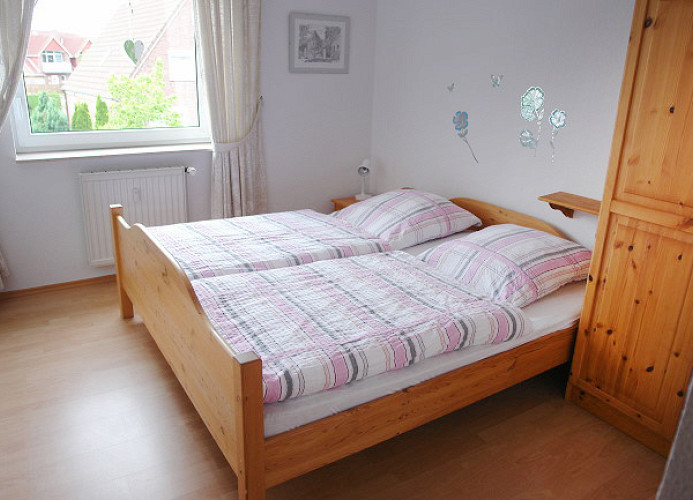 Schlafzimmer 1