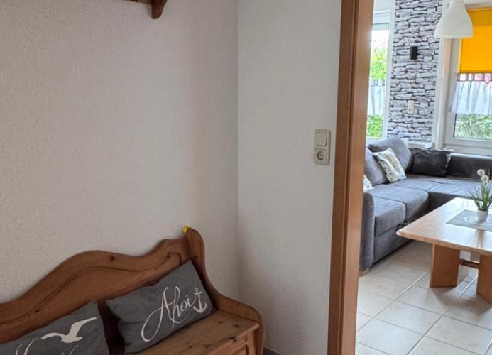 Weiss, Jadestr. 38, unten links