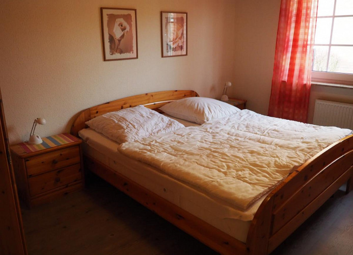 Schlafzimmer 1